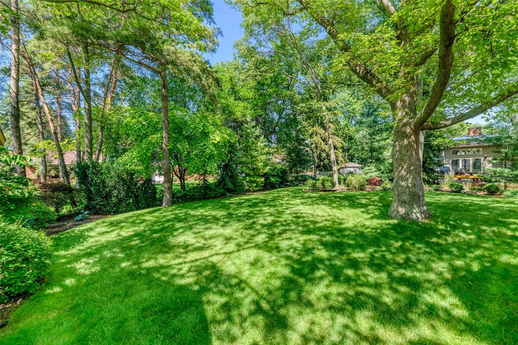 1304 CHUDLEIGH Road, Sarnia, Ontario, Canada
