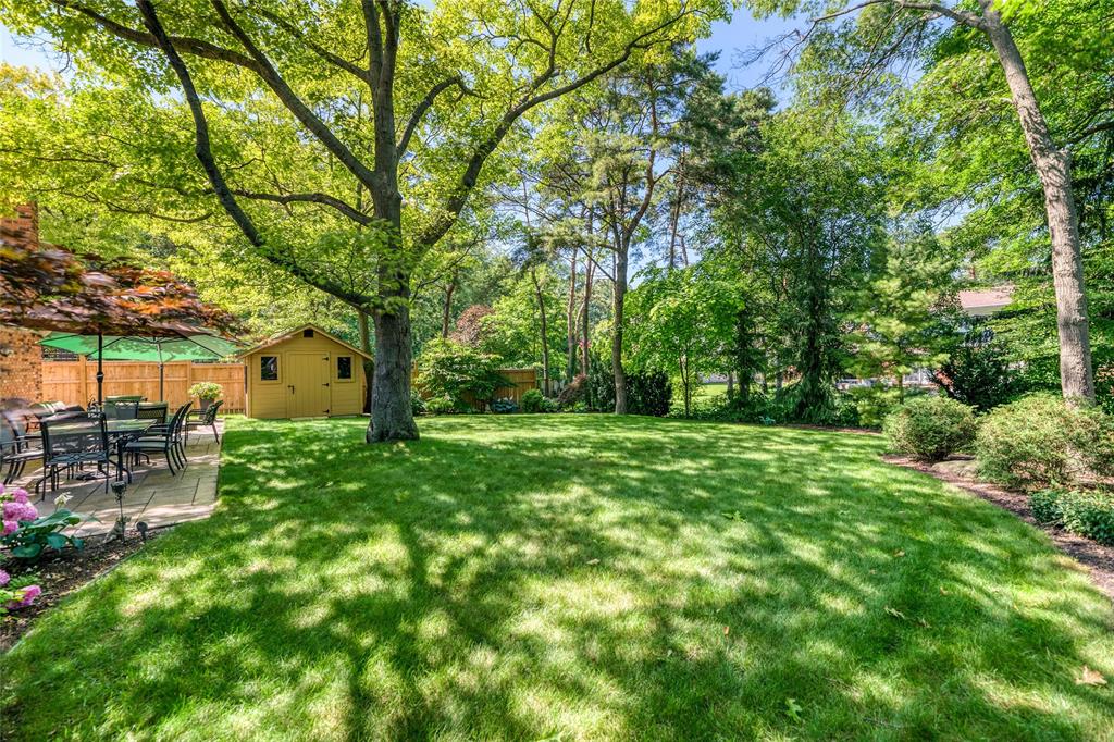 1304 CHUDLEIGH Road, Sarnia, Ontario, Canada