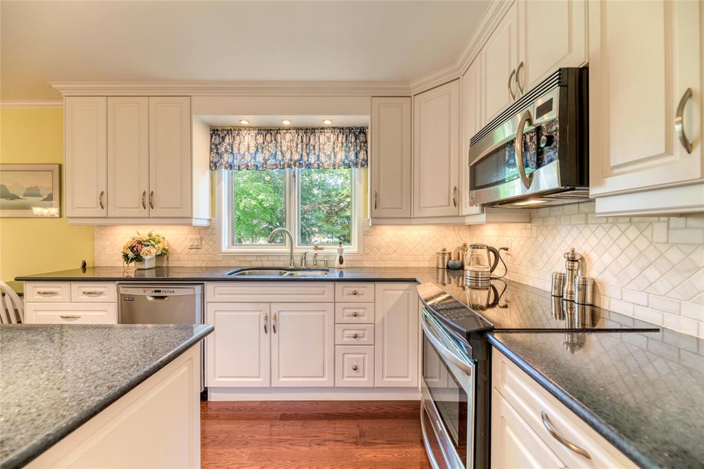 1304 CHUDLEIGH Road, Sarnia, Ontario, Canada