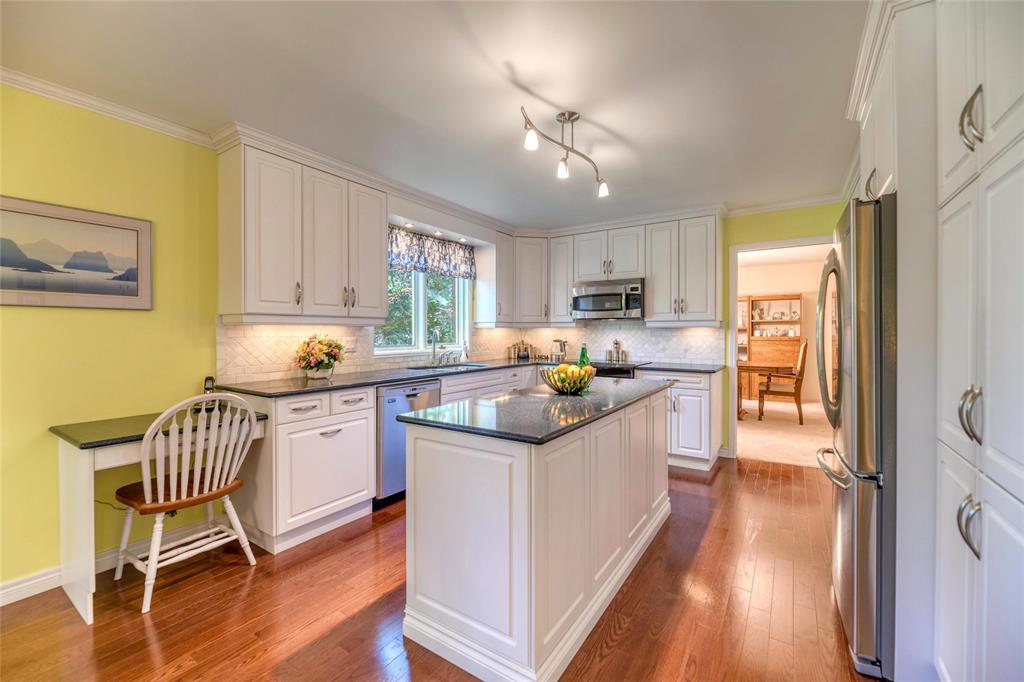 1304 CHUDLEIGH Road, Sarnia, Ontario, Canada