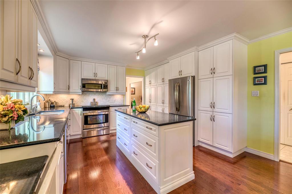1304 CHUDLEIGH Road, Sarnia, Ontario, Canada