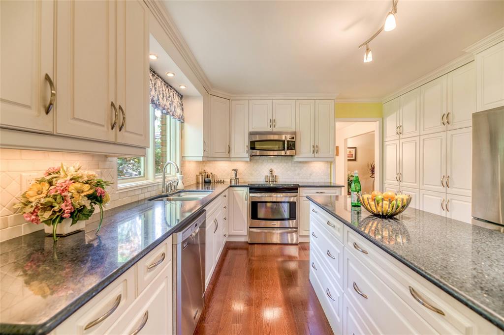 1304 CHUDLEIGH Road, Sarnia, Ontario, Canada