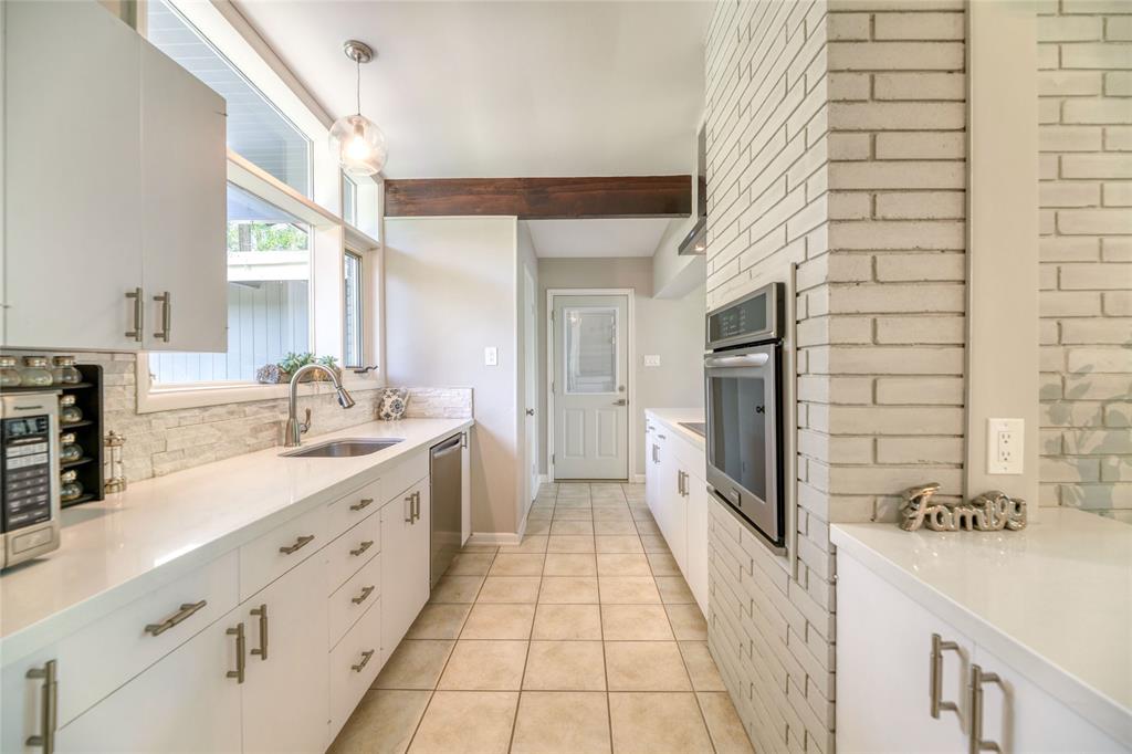 512 LAKESHORE Road, Sarnia, Ontario, Canada