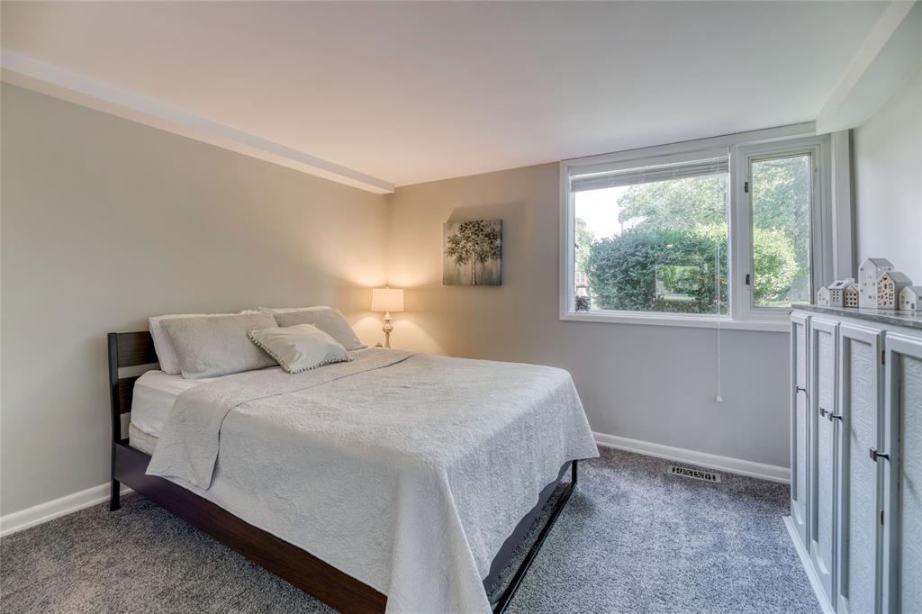 512 LAKESHORE Road, Sarnia, Ontario, Canada