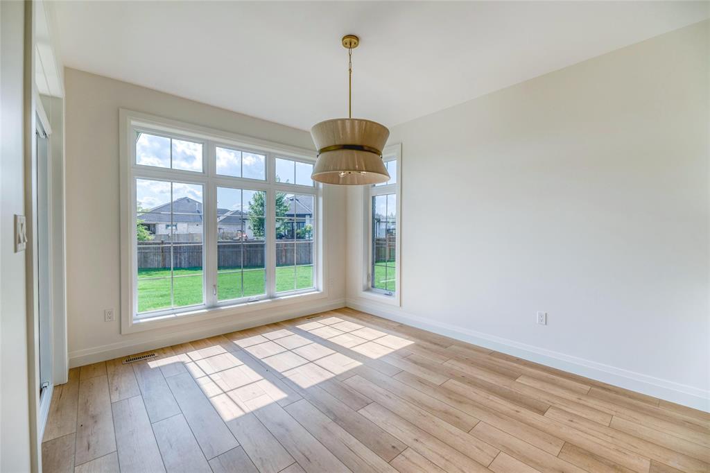 6711 LINCOLNSHIRE Court, Plympton-Wyoming, Ontario, Canada