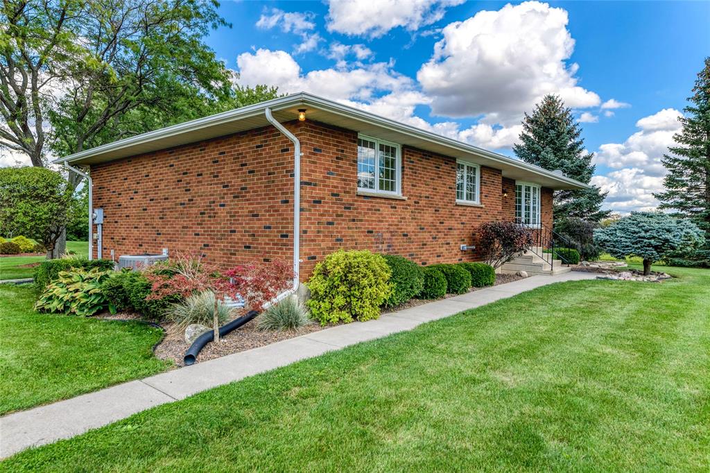 1418 PETROLIA Line, St. Clair, Ontario, Canada