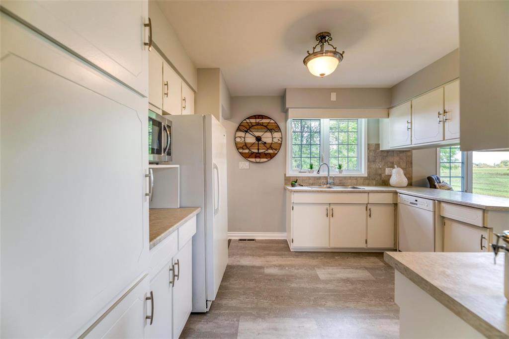 1418 PETROLIA Line, St. Clair, Ontario, Canada