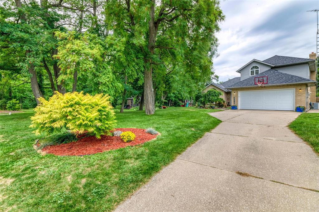 2482 HAMILTON Road, Sarnia, Ontario, Canada