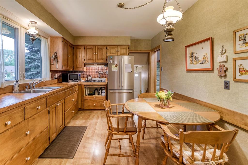 830 CATHCART Boulevard, Sarnia, Ontario, Canada