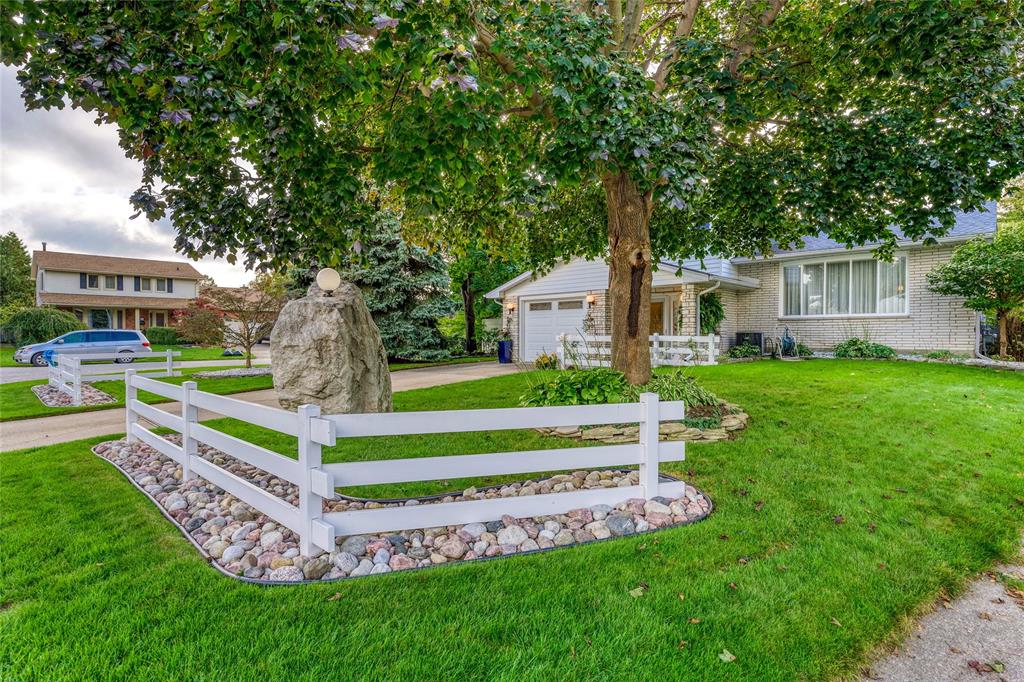 102 ALBION Place, Sarnia, Ontario, Canada