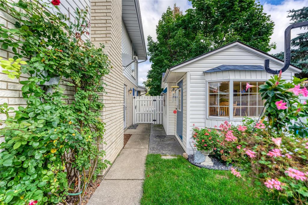 102 ALBION Place, Sarnia, Ontario, Canada
