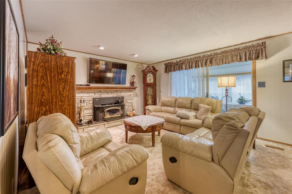 102 ALBION Place, Sarnia, Ontario, Canada