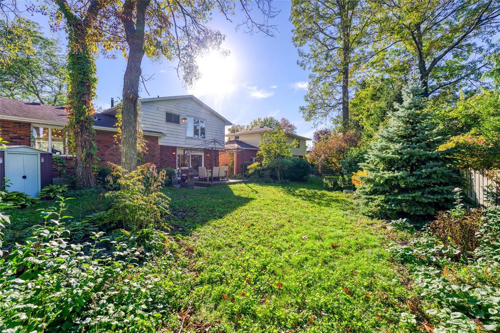 316 LAURENTIAN Crescent, Sarnia, Ontario, Canada