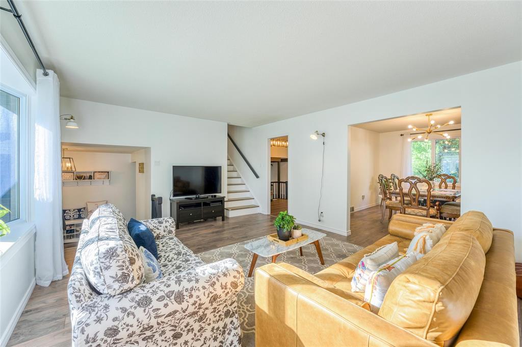 316 LAURENTIAN Crescent, Sarnia, Ontario, Canada