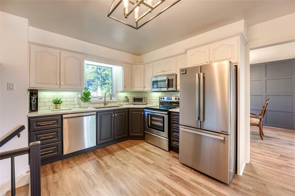 316 LAURENTIAN Crescent, Sarnia, Ontario, Canada