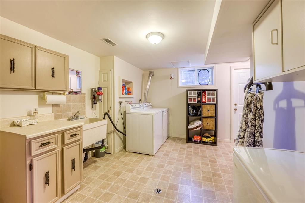316 LAURENTIAN Crescent, Sarnia, Ontario, Canada