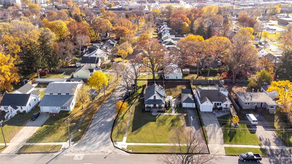 723 HALL Street, Sarnia, Ontario, Canada