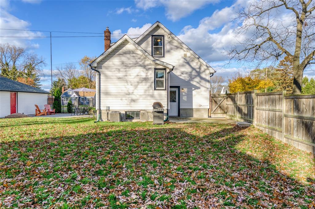 723 HALL Street, Sarnia, Ontario, Canada