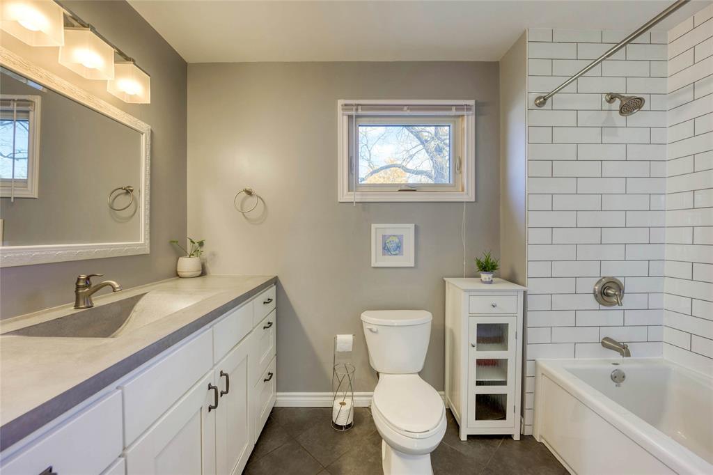 723 HALL Street, Sarnia, Ontario, Canada