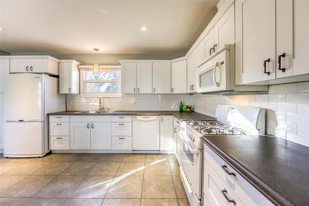 723 HALL Street, Sarnia, Ontario, Canada