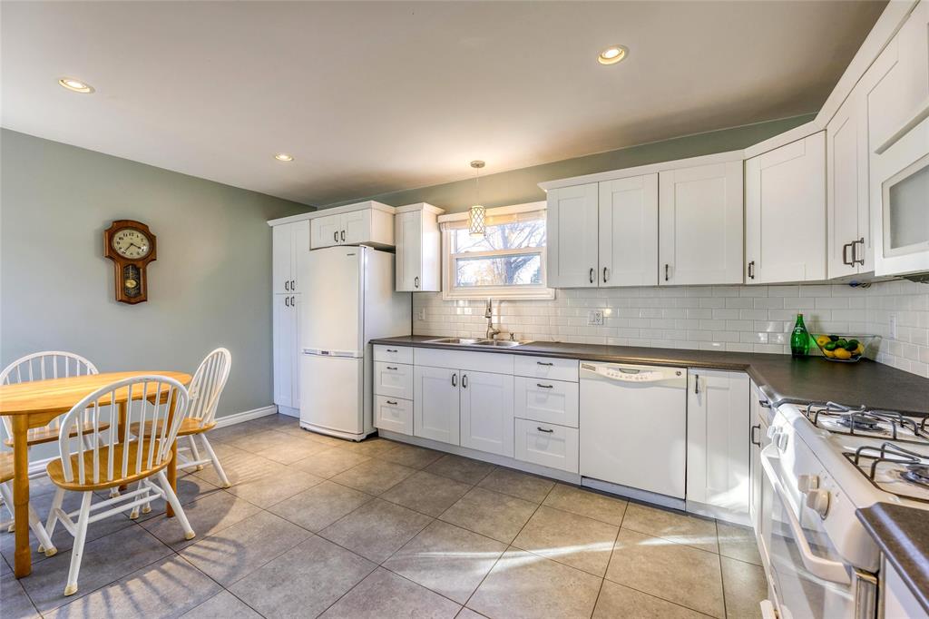 723 HALL Street, Sarnia, Ontario, Canada