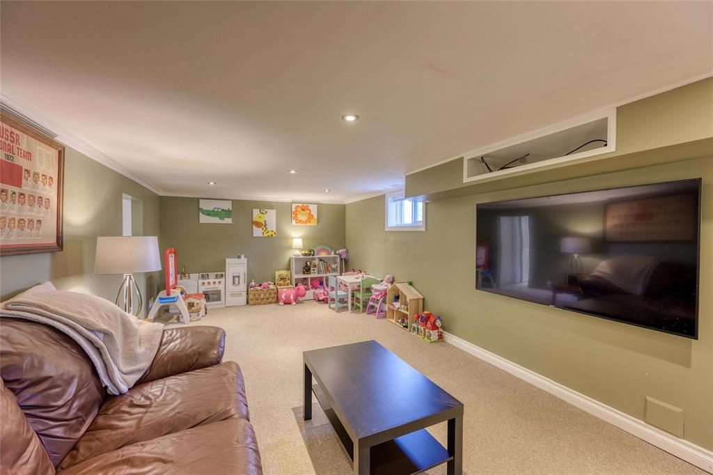723 HALL Street, Sarnia, Ontario, Canada