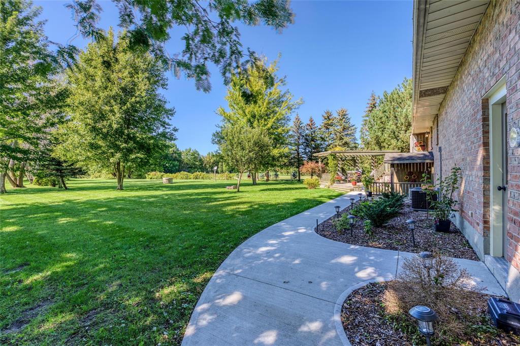 6033 BRIGDEN Road, Sarnia, Ontario, Canada