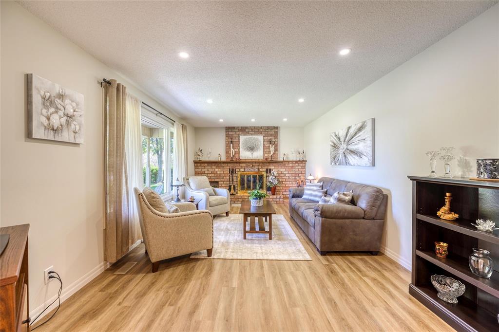 6033 BRIGDEN Road, Sarnia, Ontario, Canada
