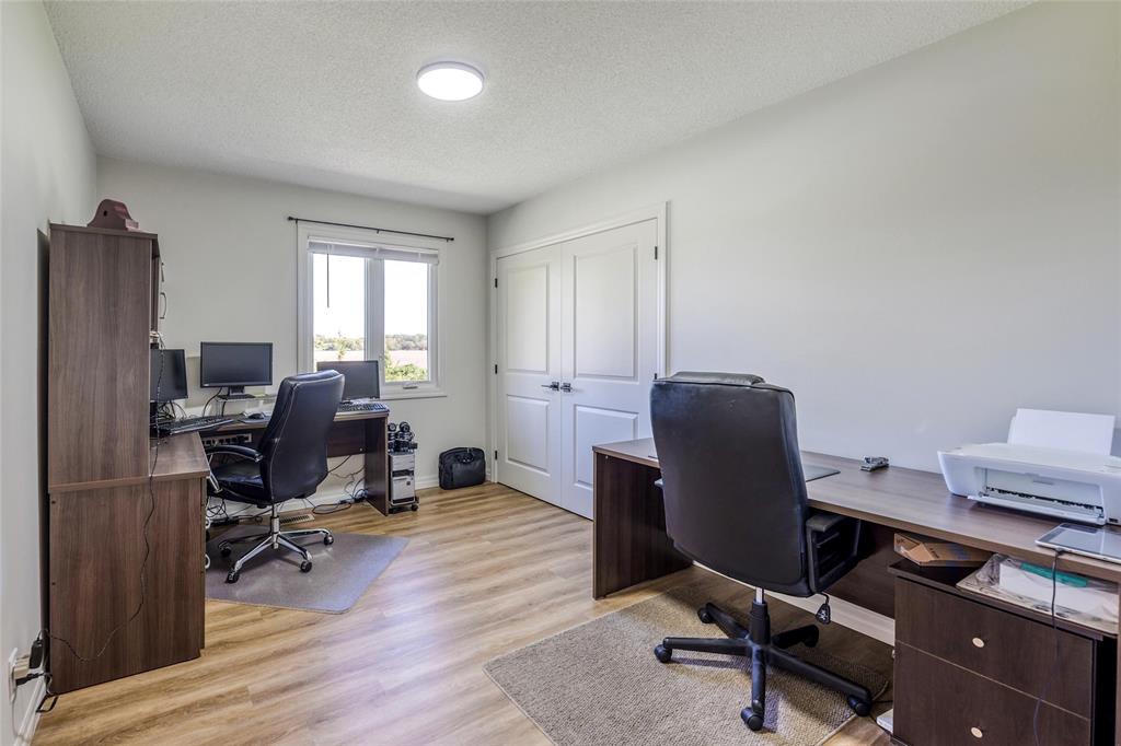 6033 BRIGDEN Road, Sarnia, Ontario, Canada