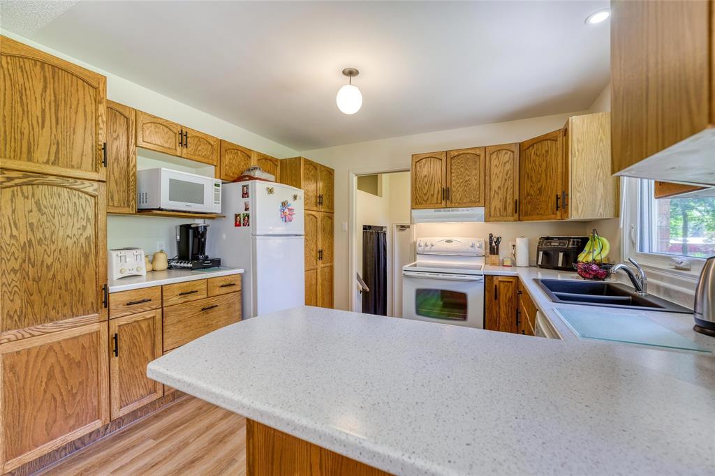 6033 BRIGDEN Road, Sarnia, Ontario, Canada