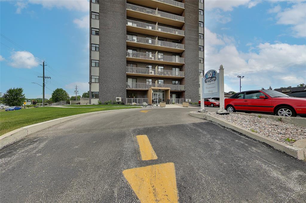 10 DERBY Lane Unit# 1007, Sarnia, Ontario, Canada