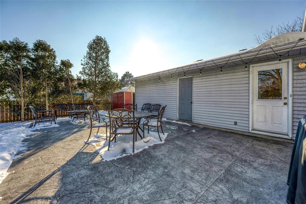 2641 KAYMAR Crescent, Sarnia, Ontario, Canada