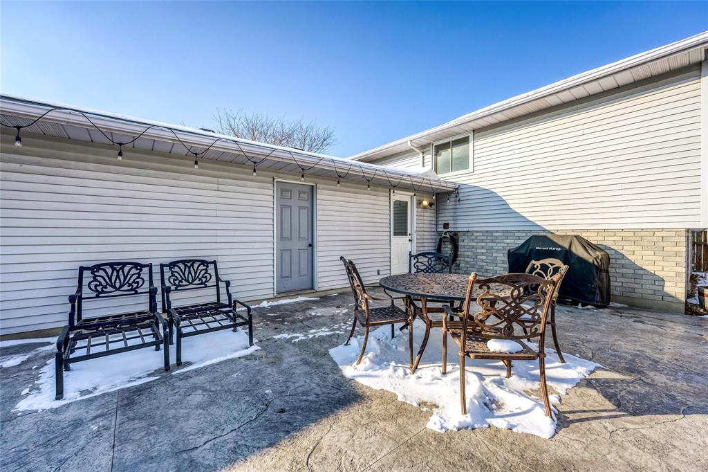 2641 KAYMAR Crescent, Sarnia, Ontario, Canada