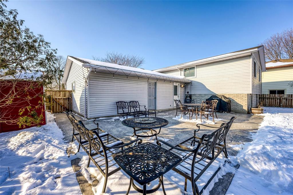 2641 KAYMAR Crescent, Sarnia, Ontario, Canada