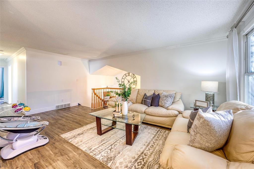 2641 KAYMAR Crescent, Sarnia, Ontario, Canada