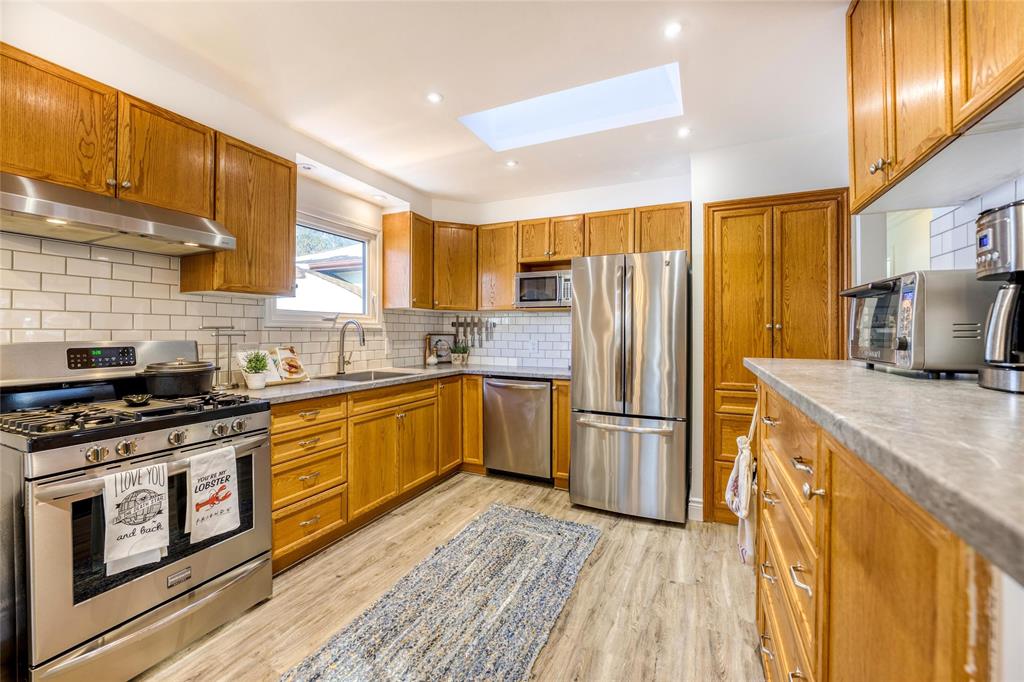 2641 KAYMAR Crescent, Sarnia, Ontario, Canada