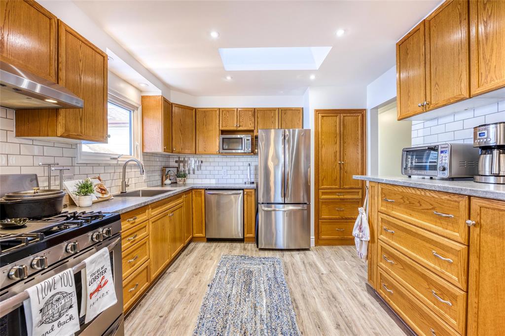 2641 KAYMAR Crescent, Sarnia, Ontario, Canada