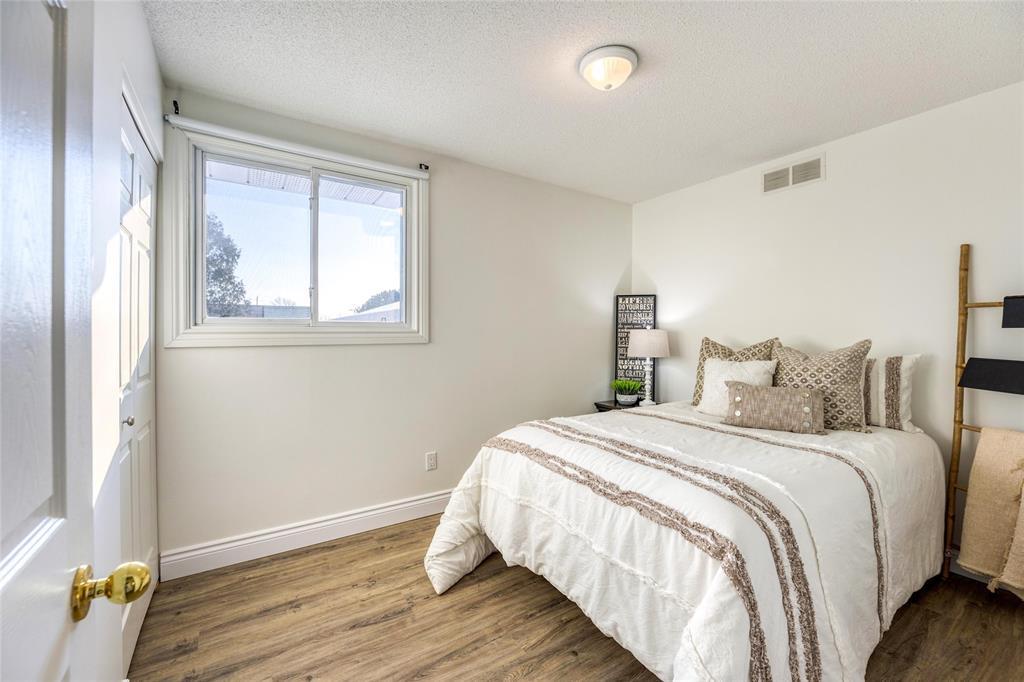 2641 KAYMAR Crescent, Sarnia, Ontario, Canada