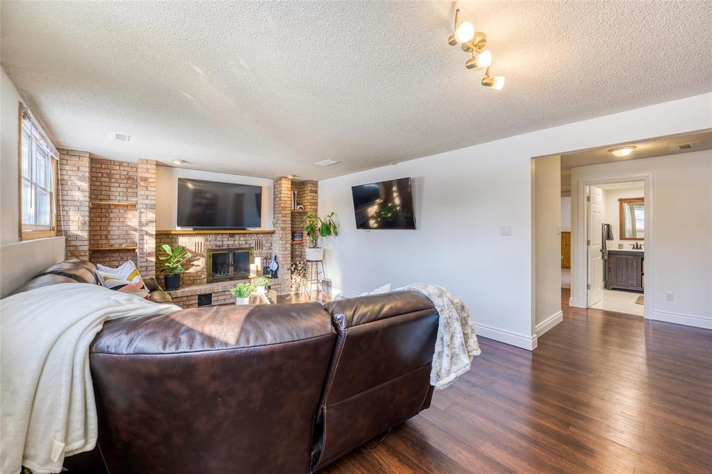 2641 KAYMAR Crescent, Sarnia, Ontario, Canada