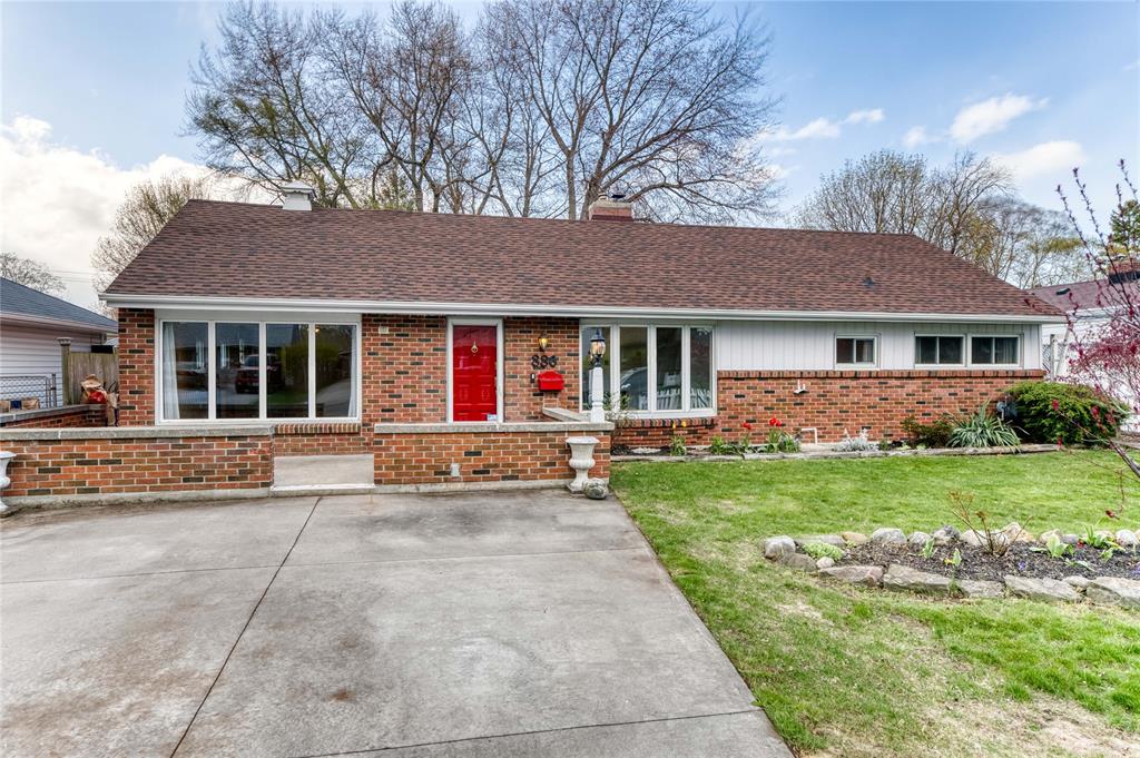 886 RETLAW Drive, Sarnia, Ontario, Canada