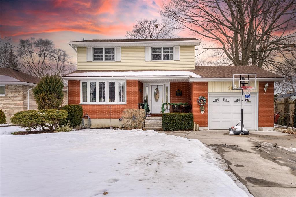 1032 LILAC Avenue, Sarnia, Ontario, Canada