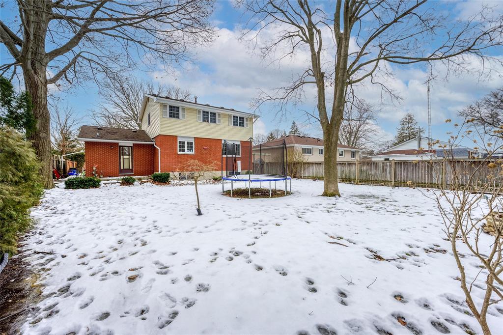 1032 LILAC Avenue, Sarnia, Ontario, Canada