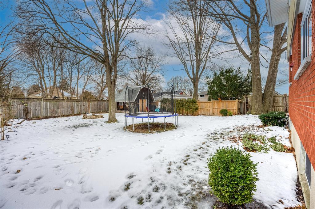 1032 LILAC Avenue, Sarnia, Ontario, Canada