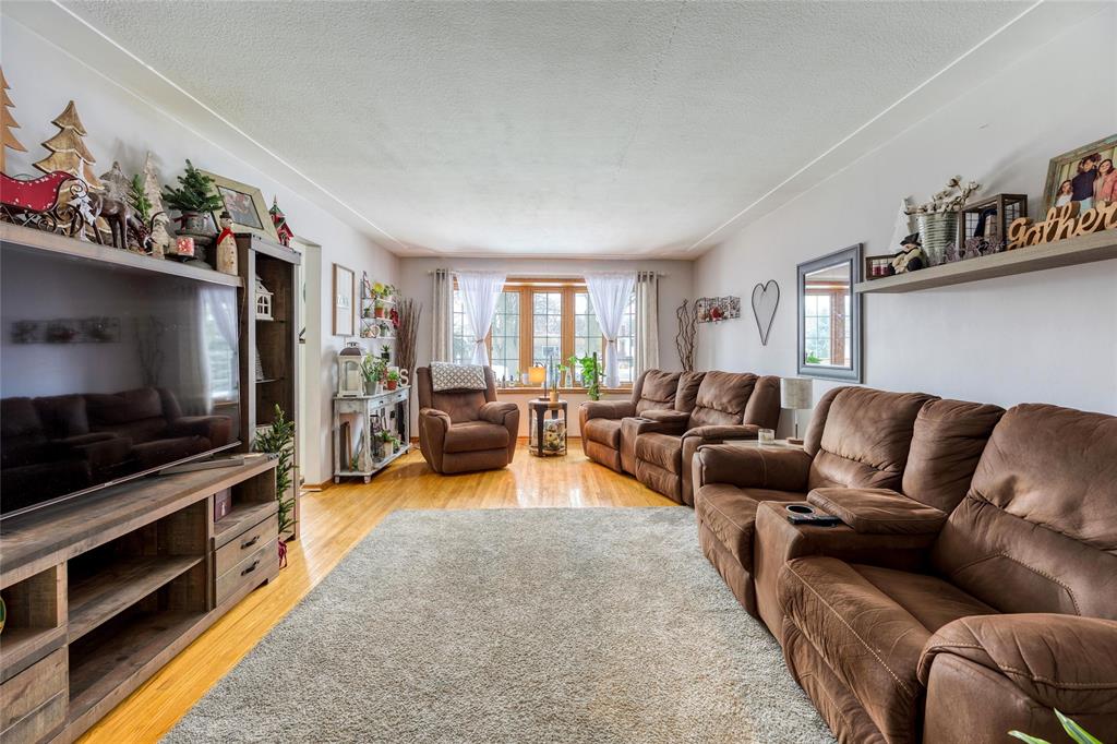 1032 LILAC Avenue, Sarnia, Ontario, Canada