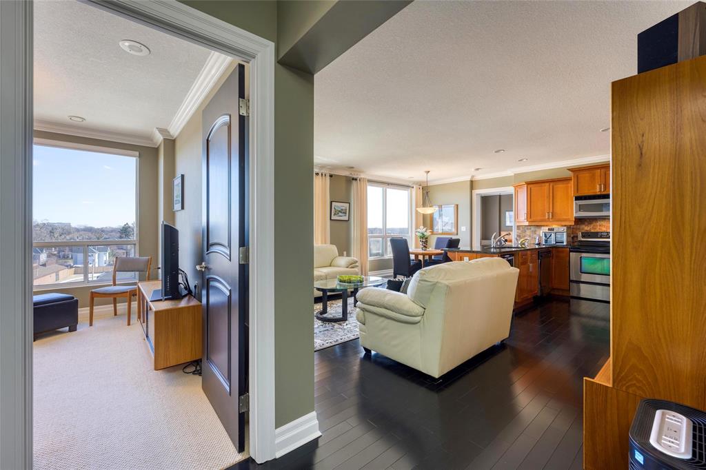 350 FRONT Street North Unit# 702, Sarnia, Ontario, Canada