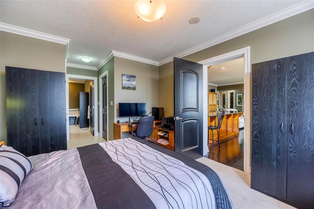 350 FRONT Street North Unit# 702, Sarnia, Ontario, Canada