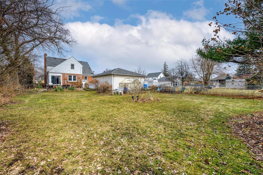 311 MICHIGAN Avenue, Point Edward, Ontario, Canada