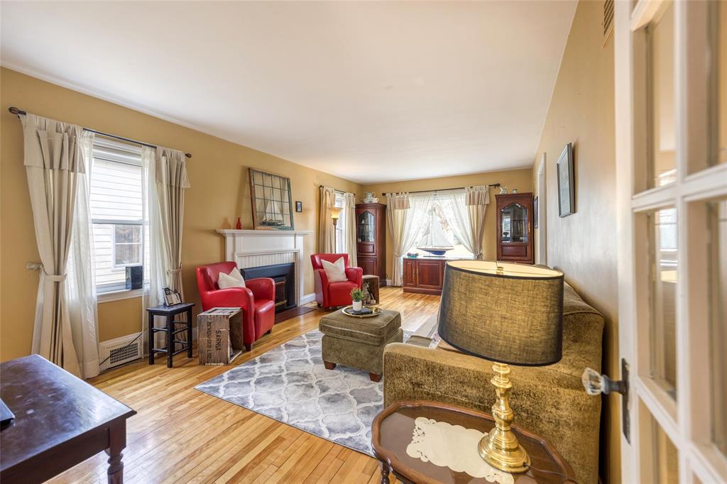 311 MICHIGAN Avenue, Point Edward, Ontario, Canada