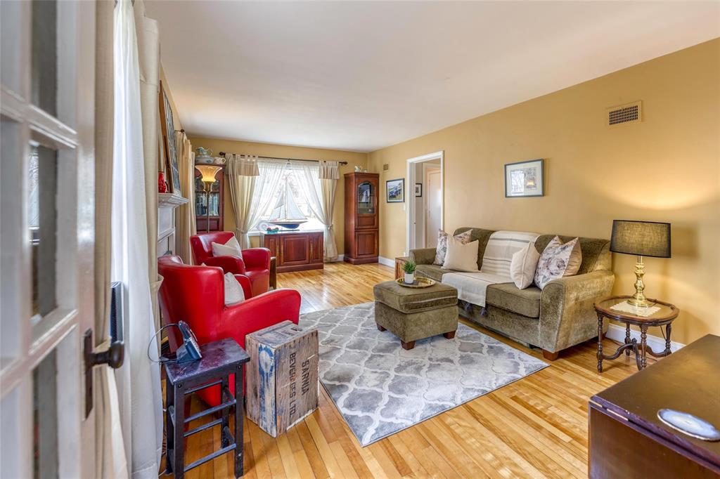 311 MICHIGAN Avenue, Point Edward, Ontario, Canada