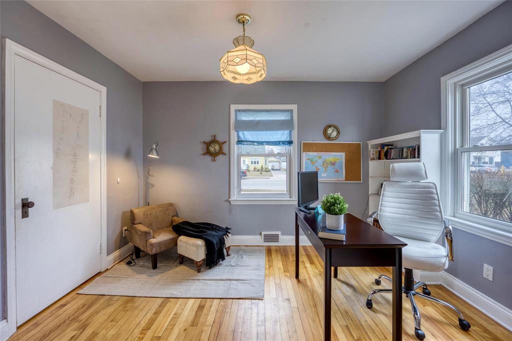 311 MICHIGAN Avenue, Point Edward, Ontario, Canada